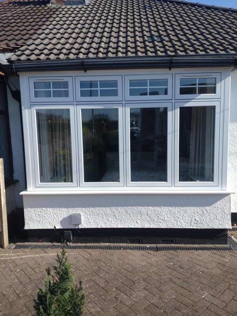 Aluminium bay window installation